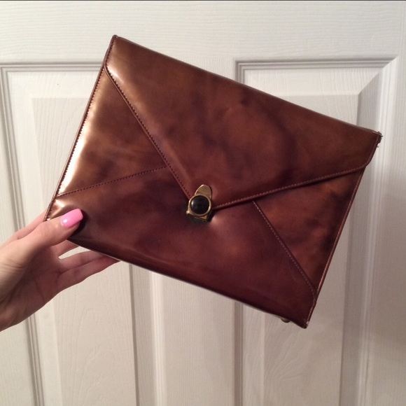 Vintage Handbags - VINTAGE clutch.